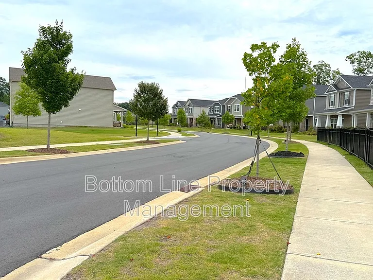 629 Cranford Dr — Photo 24