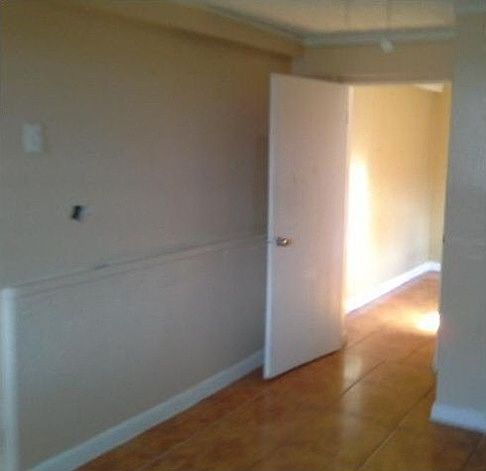 2nd image of 6021 SW 41st St