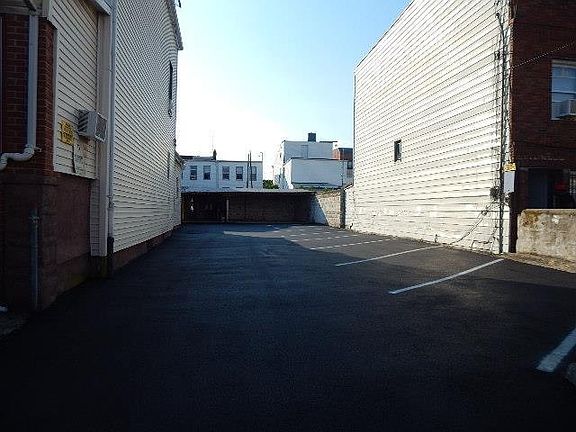 3rd image of 941 W Side Ave #943