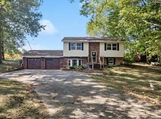 2621 Moore Rd, Bethel, OH 45106