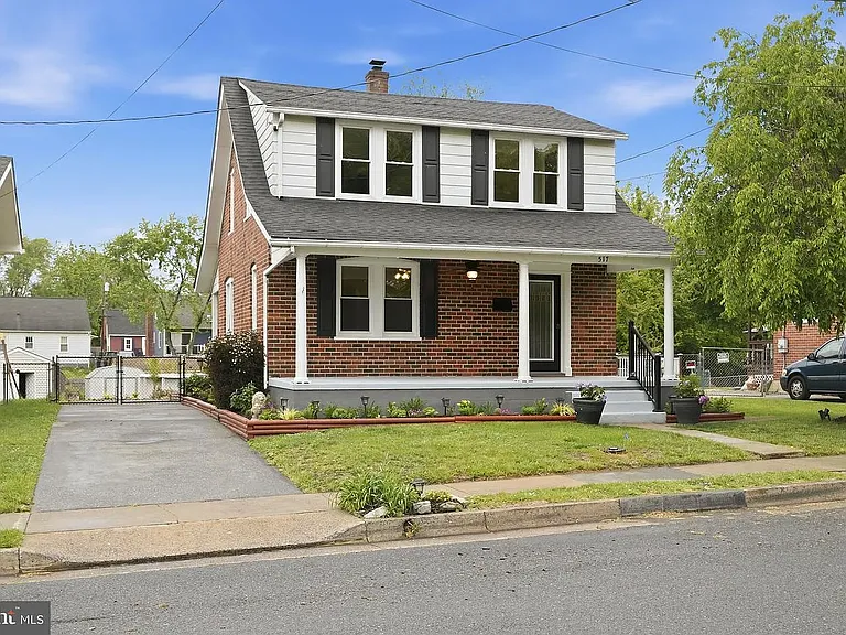 517 Dunlap St — Photo 1