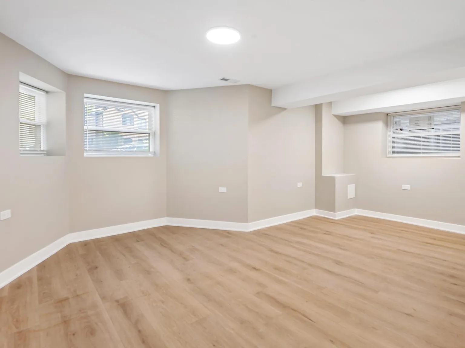 2 bed, 1.0 bath, $2,995 — Photo 2