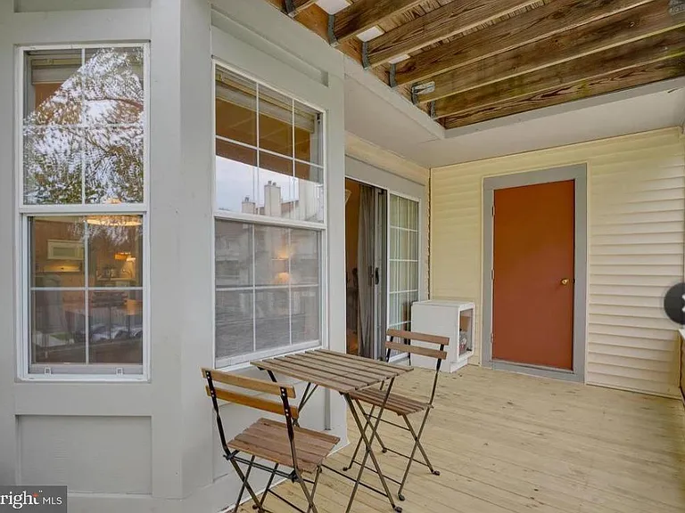 207 Salem Ct #5 — Photo 3