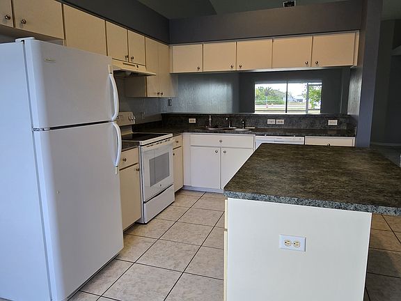 2nd image of 1330 NE 16th Ter