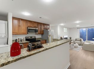 Stunning Newly Updated, Modern 3 Bedroom With Access To Huge Yard Available Now, Philadelphia, PA 19122