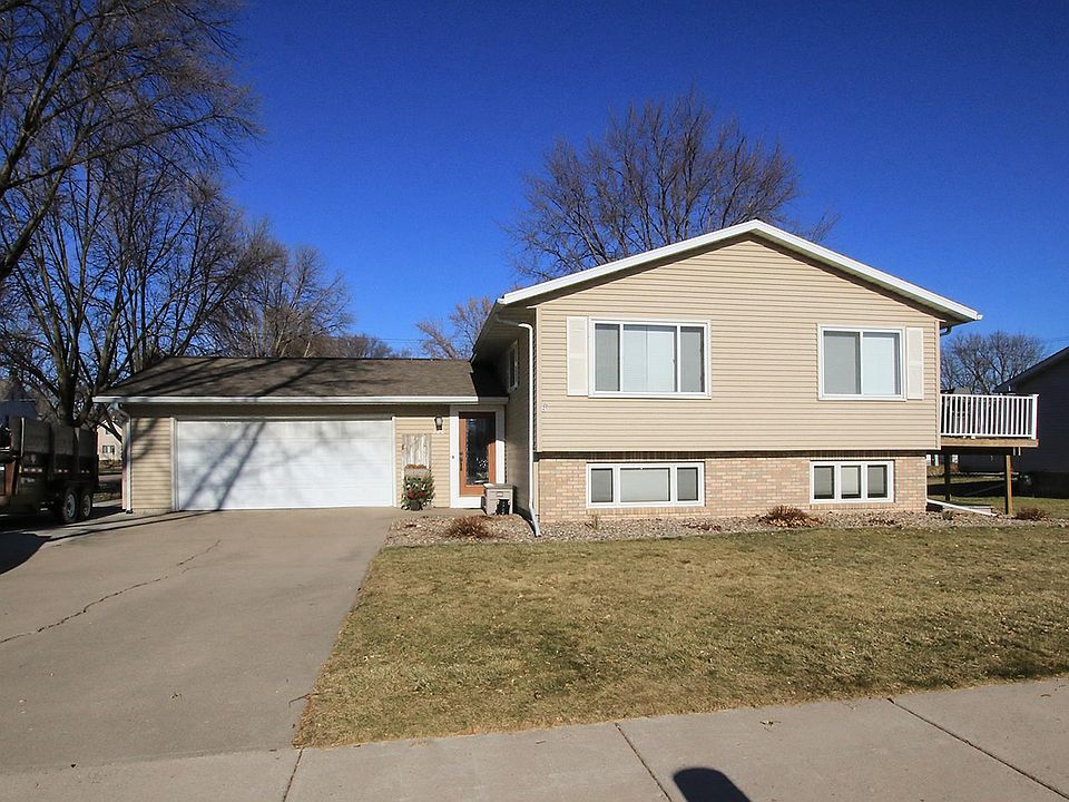 320 Linden St SW, Sleepy Eye, MN 56085 Zillow
