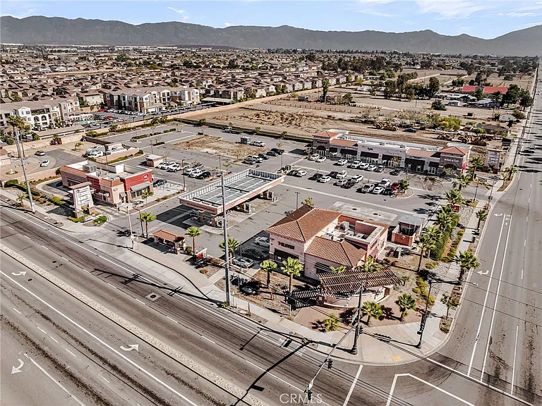 16064 Symphony Ln — Photo 24