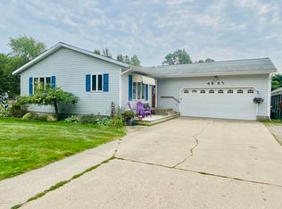 4525 Iris Ct, Muskegon, MI 49442