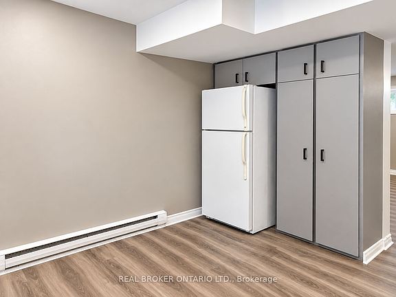 4th image of 93 Brybeck Cres #C
