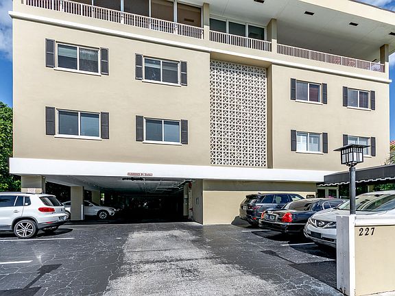 3rd image of 227 Brazilian Ave APT 3J