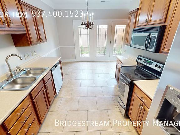 5th image of 330 Adamsmoor Dr