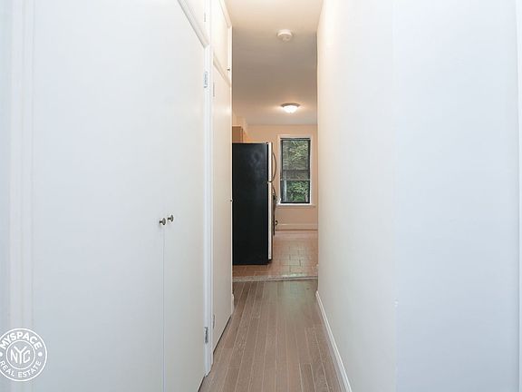 3rd image of 701 Flatbush Ave #2B