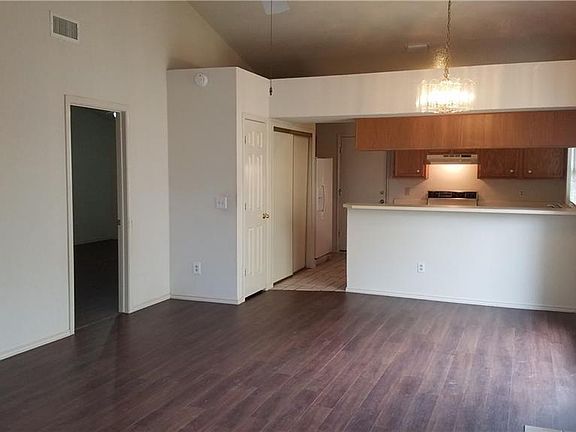 5th image of 2311 Forestbrook Dr