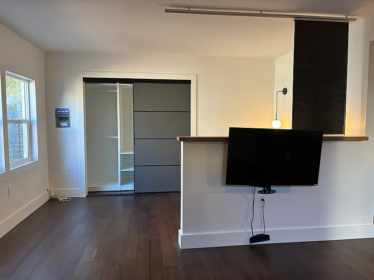1268 N Westmoreland Ave #1/2 — Photo 4