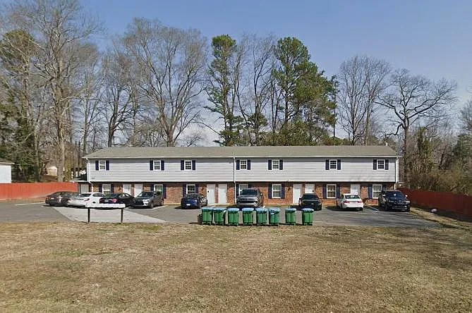 213 E Maine Ave #D