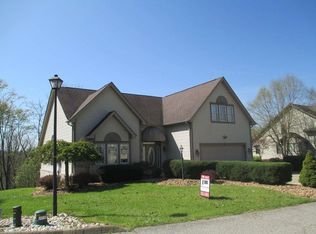 114 Berkshire Dr, Wheeling, WV 26003