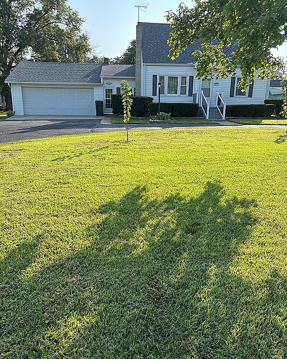 1st image of 5685 Humbert Rd