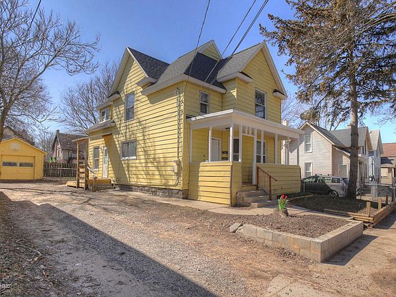 2nd image of 246 Travis St NE