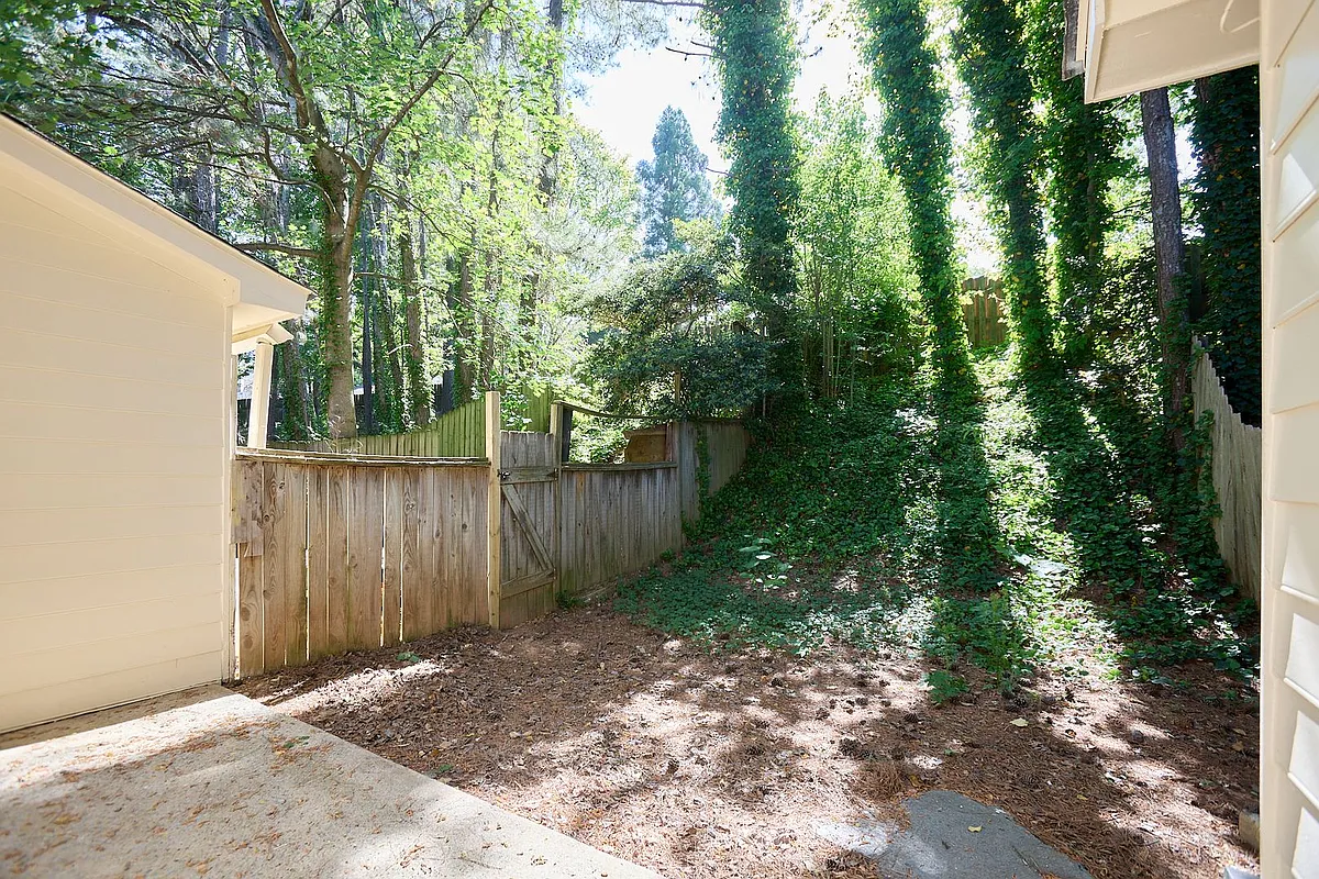 Building Photo - 5646 Executive Way