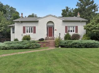 2215 Pine Ter, Scotch Plains, NJ 07076