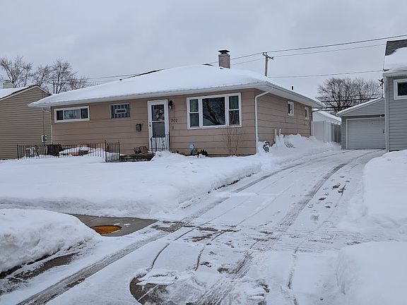 3rd image of 207 Floradale Ave