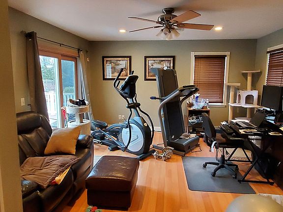 Bedroom/Office/Recreation