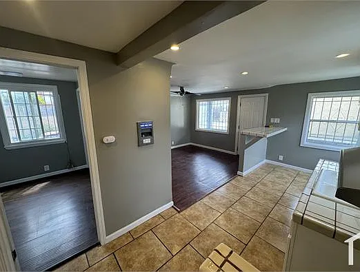 6230 S Van Ness Ave — Photo 5