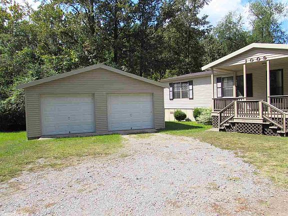 4th image of 1009 Willow St
