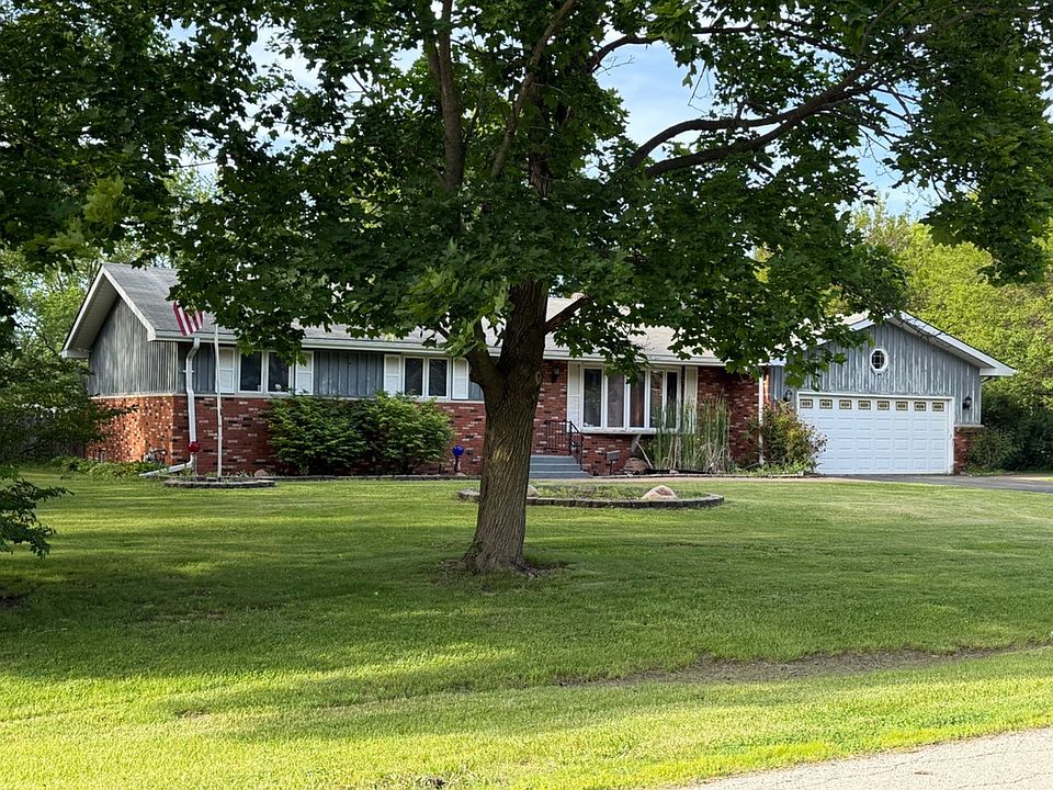 2nd image of 2810 E Pine Dr