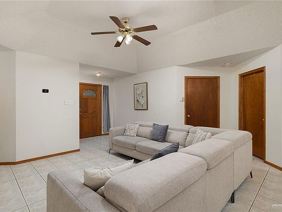 2nd image of 615 Northridge Dr