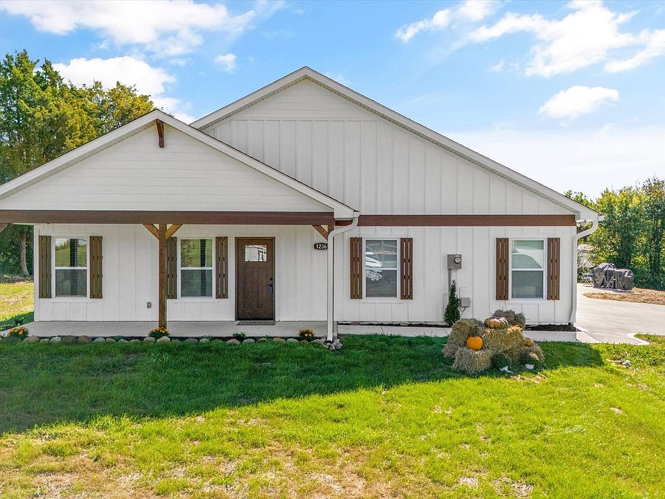 1st image of 1236 Paige Way