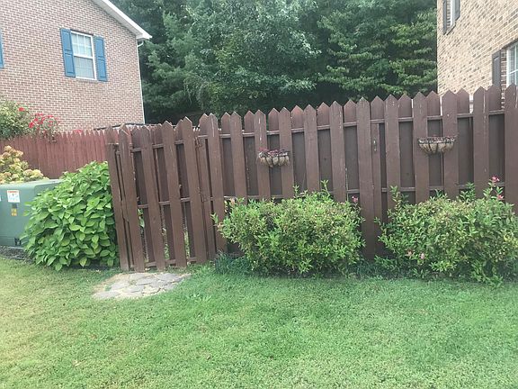 Fenced-in Sidehard