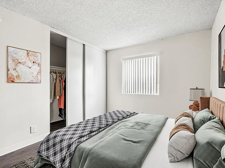 Clayton Crossing Apartments — Photo 14