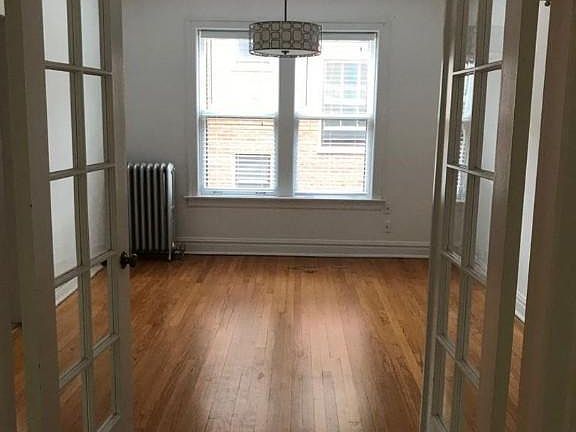 2nd image of 6202 N Clark St #1825