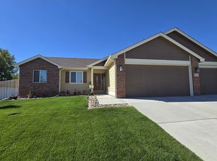 910 Eagle Dr, Douglas, WY 82633
