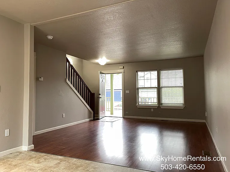 282 Laurine St NE — Photo 5