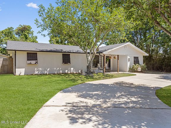 2nd image of 609 Beyer Dr
