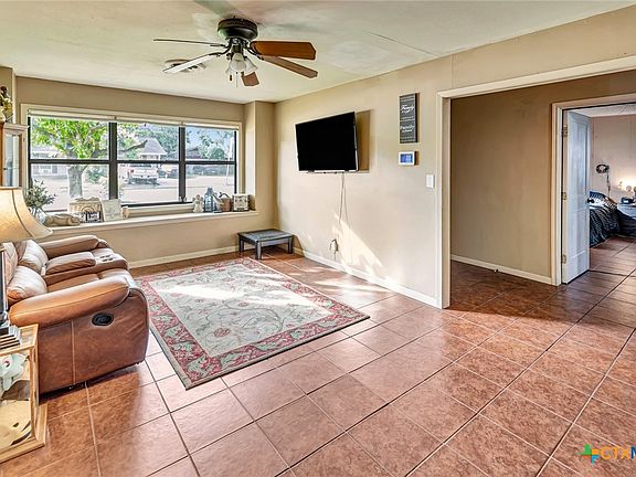 4th image of 101 N Crescent Dr
