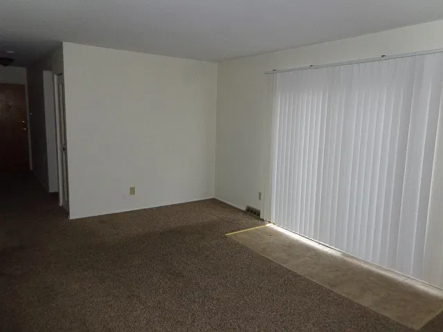 2 bed, 900 sqft, $850 — Photo 2