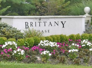 602 Brittany Dr, Wayne, NJ 07470