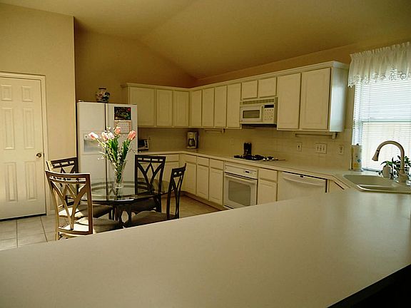 Bright and well plan kitchen