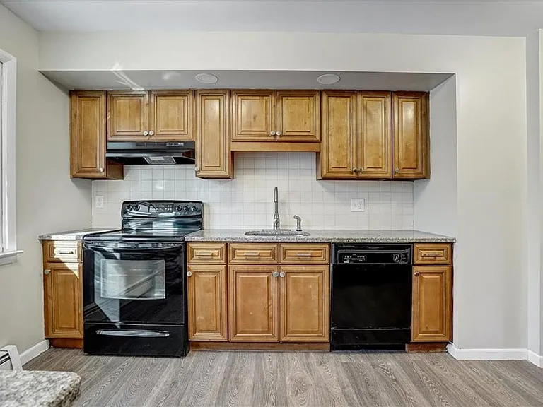 36 Ironworks Rd — Photo 12