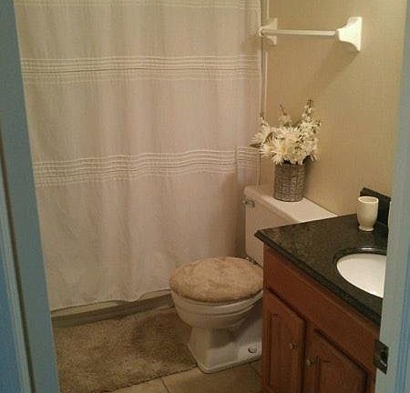 Updated full bathroom