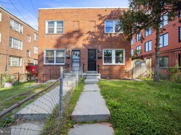 5208 Sheriff Rd NE, Washington, DC 20019