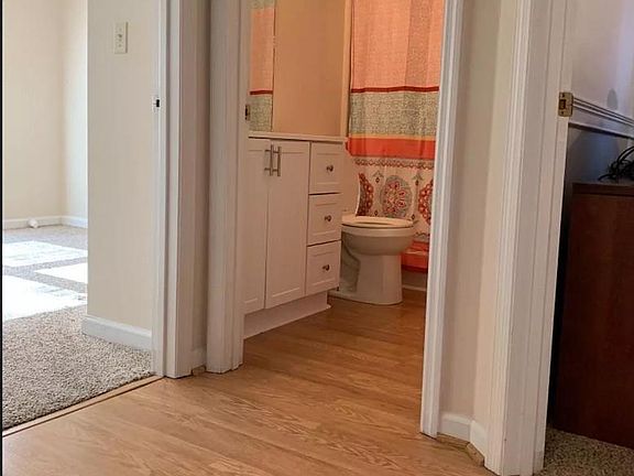 4th image of 1033 Aderly Ln