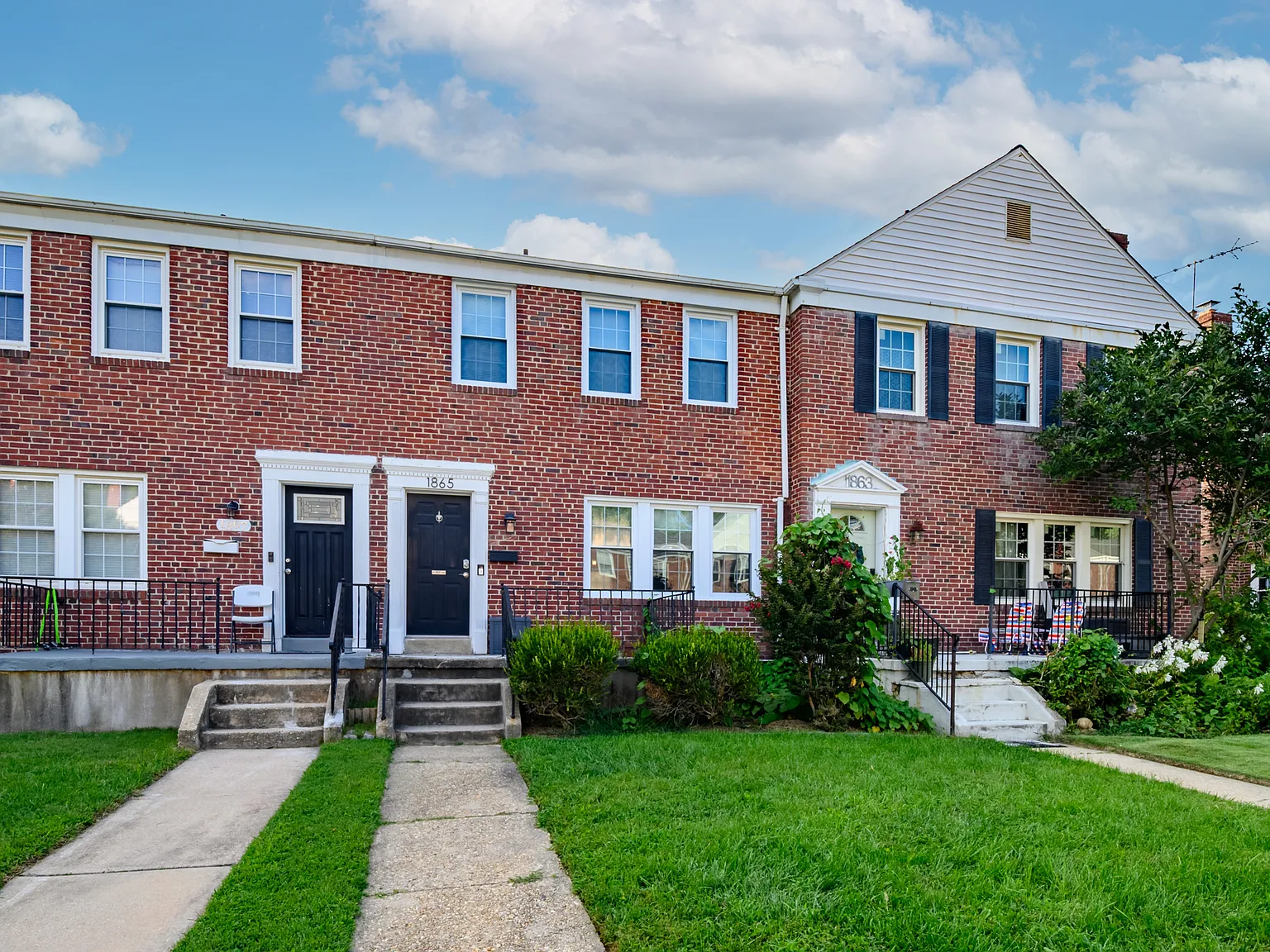 3 bed, 1760 sqft, $2,400 — Photo 1