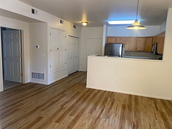 4th image of 2541 S Bahama Cir