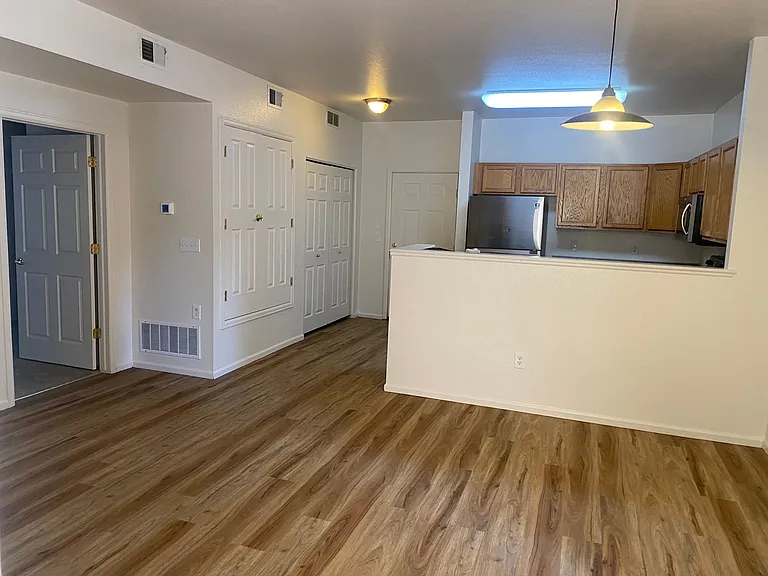 2541 S Bahama Cir — Photo 4