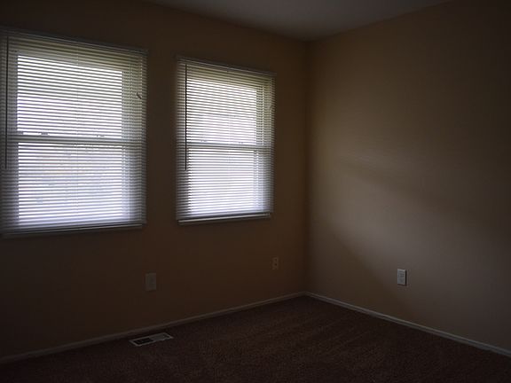 5th image of 2762 Wheatfield Dr