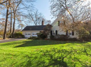 23 Church Ln, Westhampton Beach, NY 11978